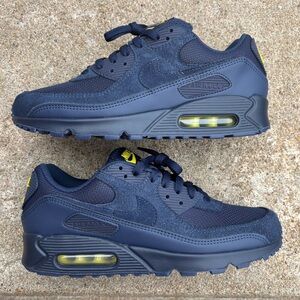 Nike Air Max 90 ‘Obsidian / Lightning’.  9 men’s. NEW